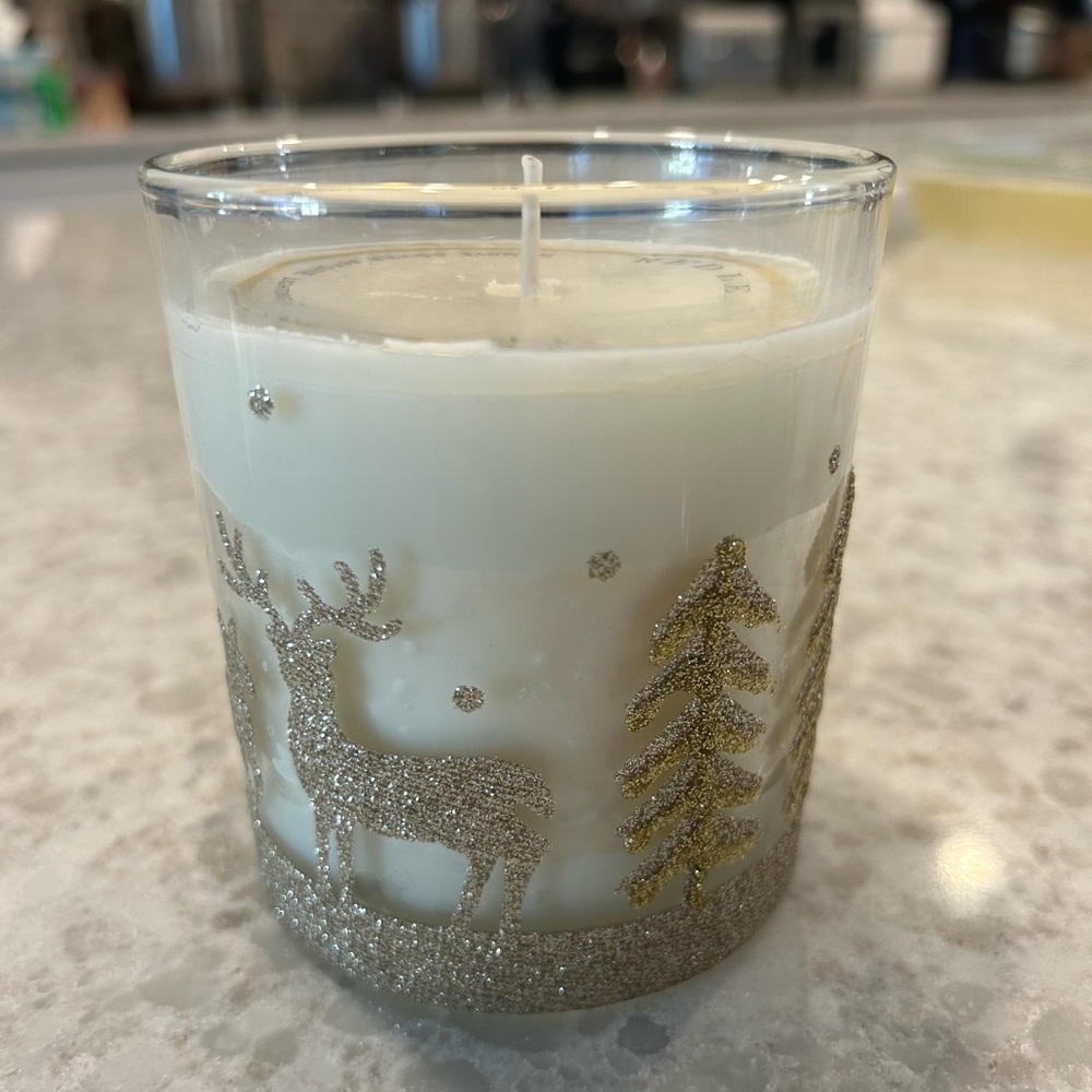 “New” Red Leaf Home Festive Gold Candle with Reindeer Design 11 oz